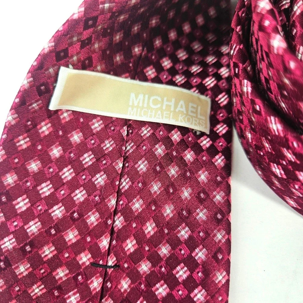 Michael Kors Burgundy Pink Geometric‎ Squares Pattern Silk Men's Neck Tie 3.5